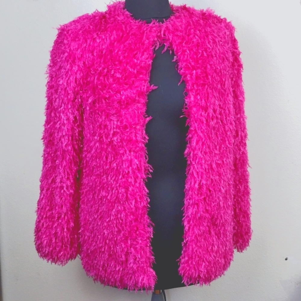 Martha Debayle X IVONNE Hot Pink jacket